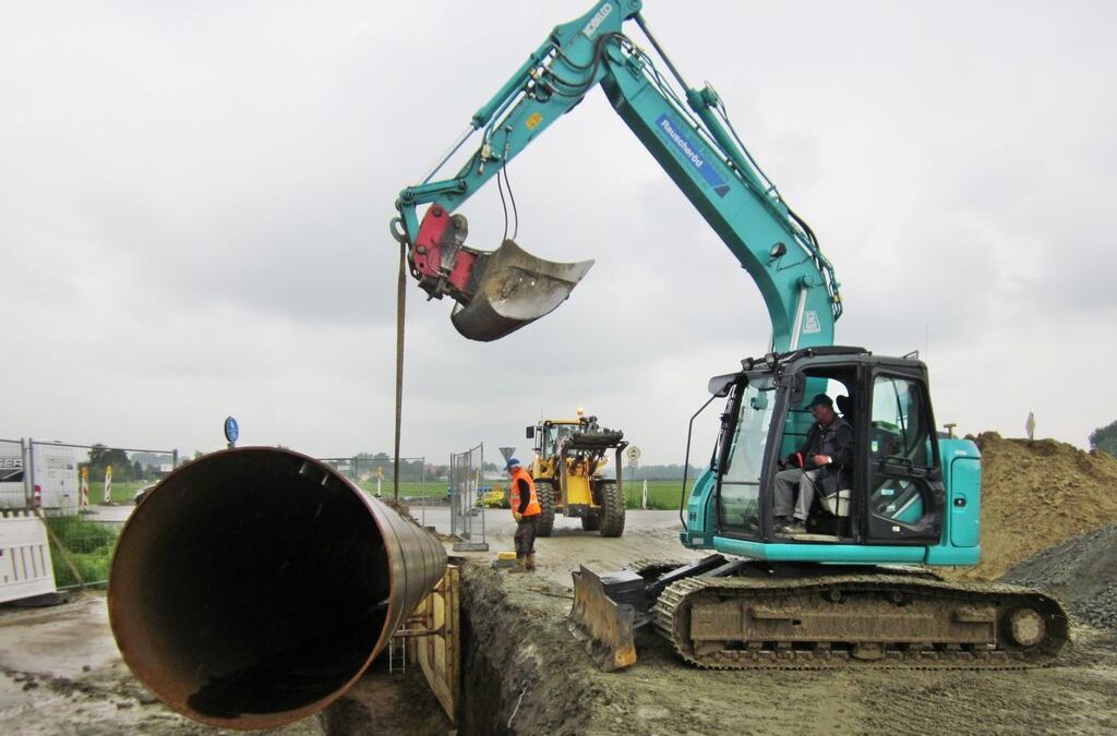 Bagger im Rohrleitungsbau in Pocking