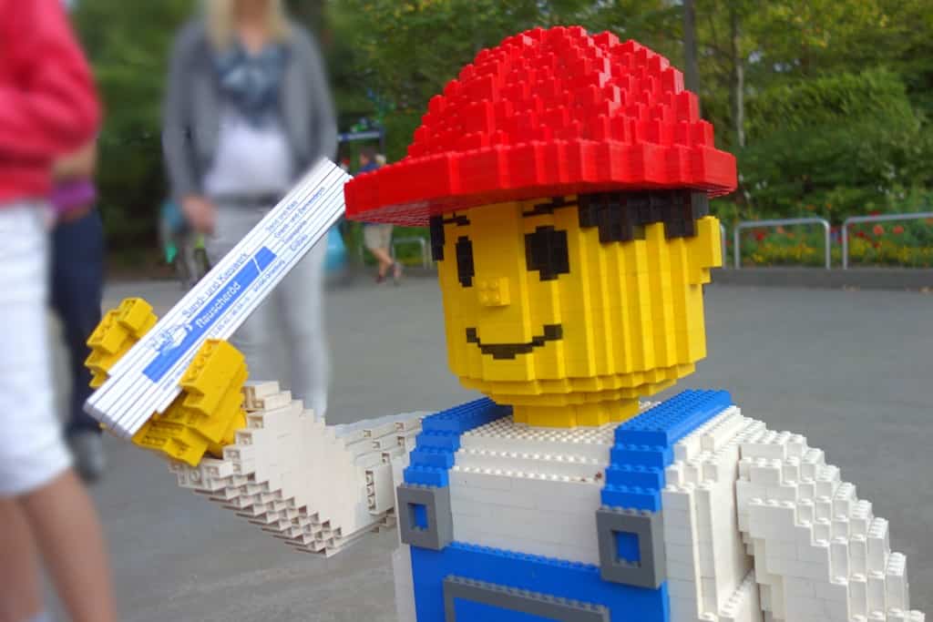 lego005-min